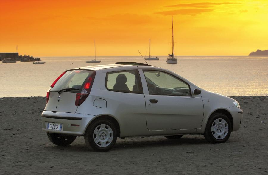  Fiat Punto 3-Door (188) 2003 года  (фото 13 из 30)